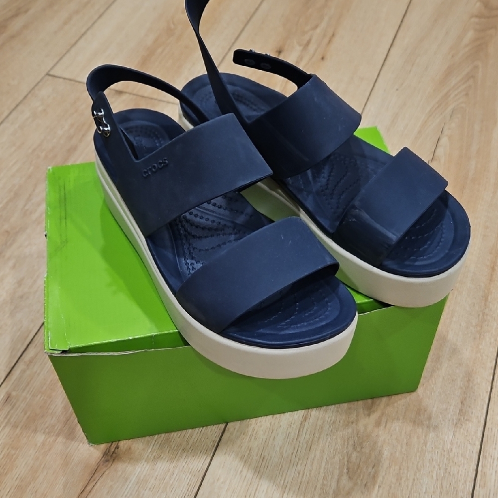 CROCS Brooklyn Low Wedhe Navy Blue Platform Sandals